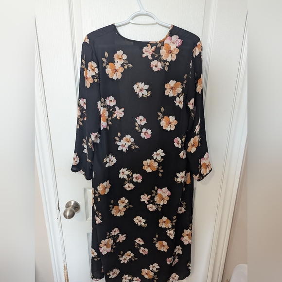 Maxi Kimono Black W/ Pink Floral - Picture 4 of 10